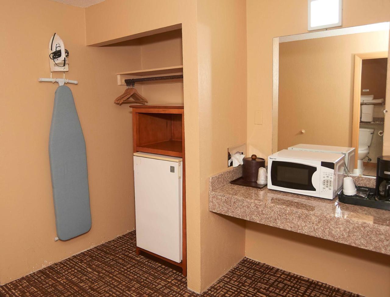 New World Inn Barre Dış mekan fotoğraf